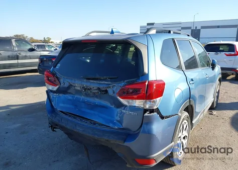 2020 Subaru Forester Premium из США, поврежденный, VIN JF2SKAJC8LH593454